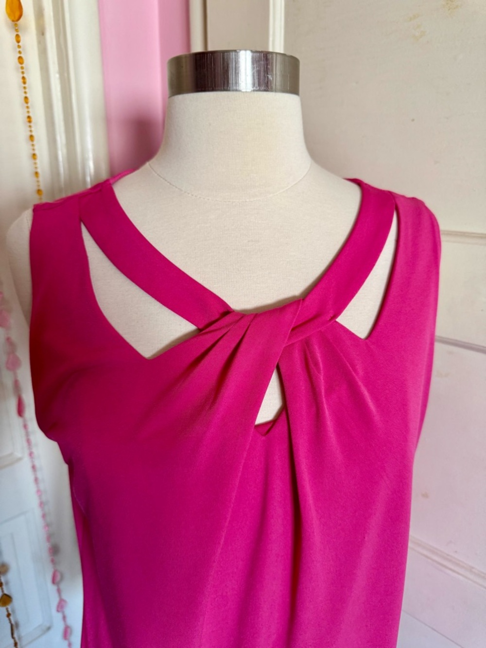 Nine West Hot Pink Twist Neck Sleeveless Blouse Top Size Large - Picture 2 of 9